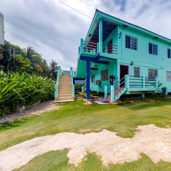 Three vibrant studios w full kitchens, adult bikes, free WiFi & partial AC - Image 1