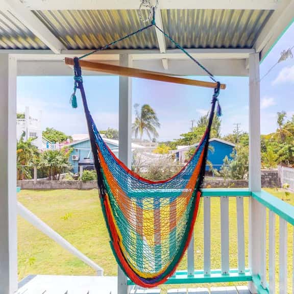 Cozy studio cabana with WiFi, partial AC, deck, yard, kitchenette & grill - Image 1