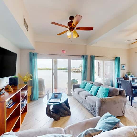Caribbean condo with ocean view, on-site pool, & private balcony - Image 1