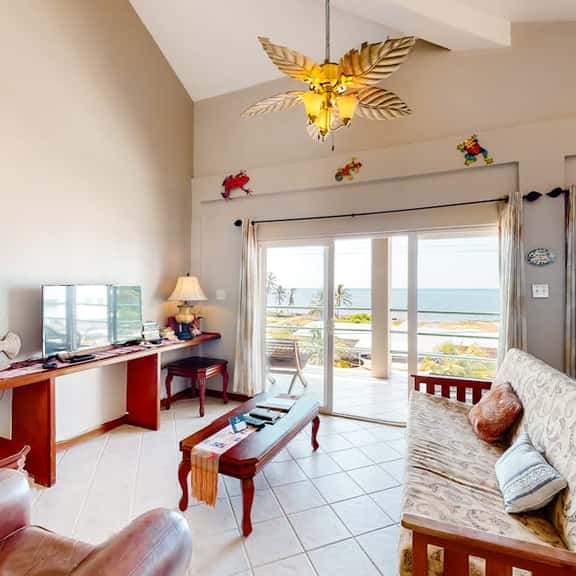 Well-Located Beachfront Apartment with Ocean View, Pool, Central AC, & WiFi - Image 1