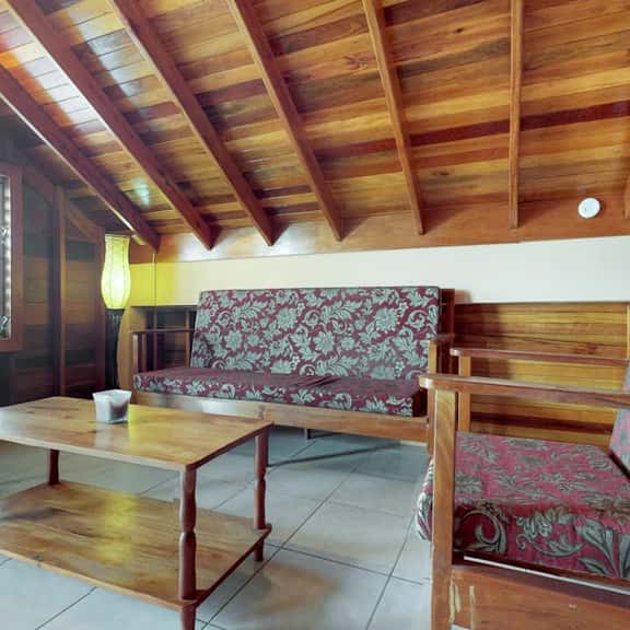 Lofty Space with a Private Veranda and Free WiFi - Walk 10 Minutes into Town - Image 1
