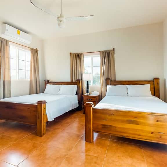 Cozy studio near town with an ocean view, free WiFi, partial AC & shared deck - Image 1