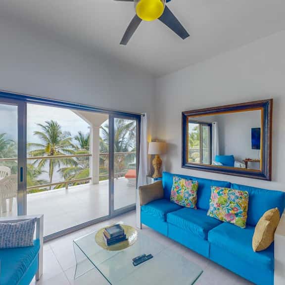 Oceanfront apartment on the beach with great ocean views, pool, WiFi & AC - Image 1