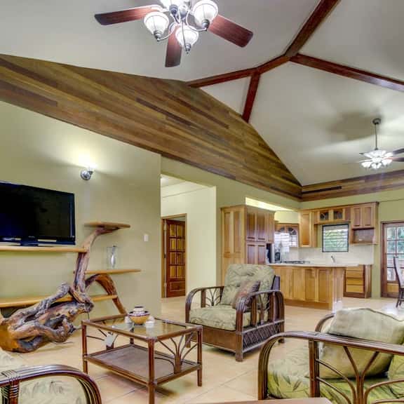 Modern Villa Home in Quiet Neighborhood w Balcony, WiFi, AC - Ideal for Day Trips - Image 1