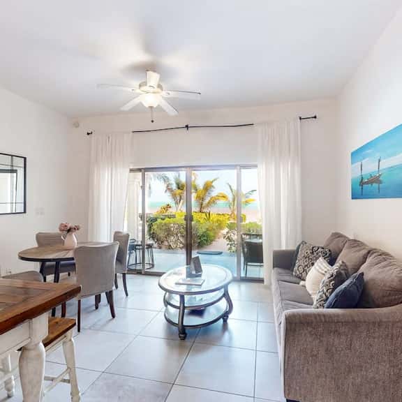 New oceanfront condo w shared pool, dock, two kayaks, partial AC, strong WiFi - Image 1