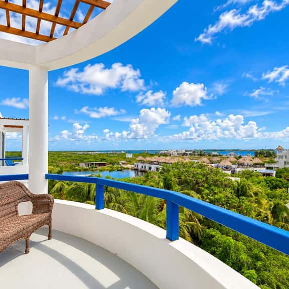 Private Island Penthouse at Brahma Blue, San Pedro - Image 1