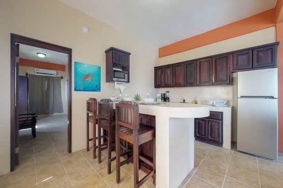 Charming apartment w amazing rooftop view, WiFi & partial AC - walk everywhere