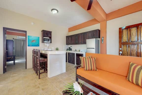 Charming apartment w amazing rooftop view, WiFi & partial AC - walk everywhere