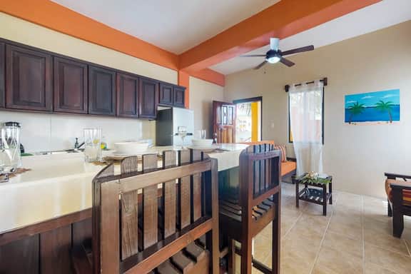 Charming apartment w amazing rooftop view, WiFi & partial AC - walk everywhere