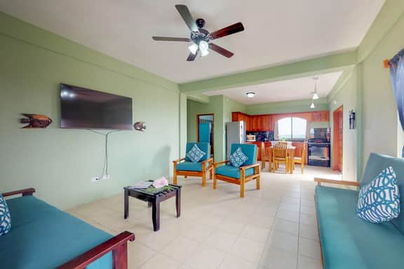Charming apartment with ocean views from the rooftop, free WiFi & partial AC