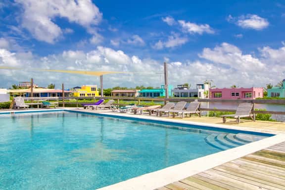 Well-Located Beachfront Apartment with Ocean View, Pool, Central AC, & WiFi