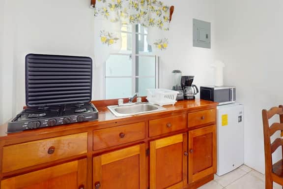 Snug ground-floor haven with comfortable amenities and kitchenette