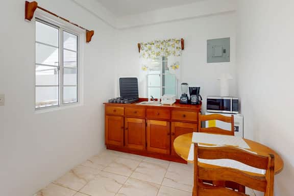 Snug ground-floor haven with comfortable amenities and kitchenette