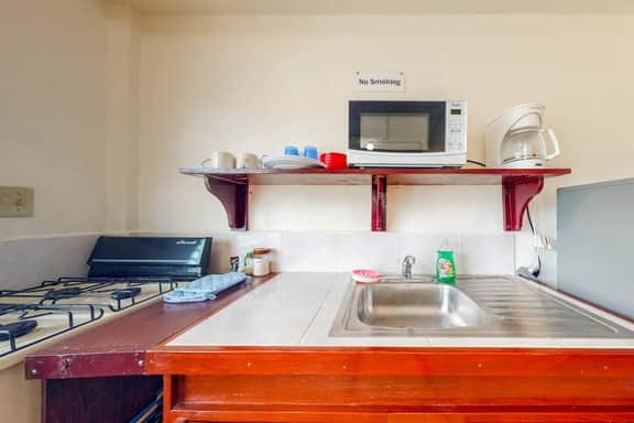 Three vibrant studios w full kitchens, adult bikes, free WiFi & partial AC