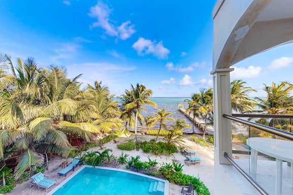 Oceanfront condo with pool, gorgeous ocean views, WiFi & partial AC