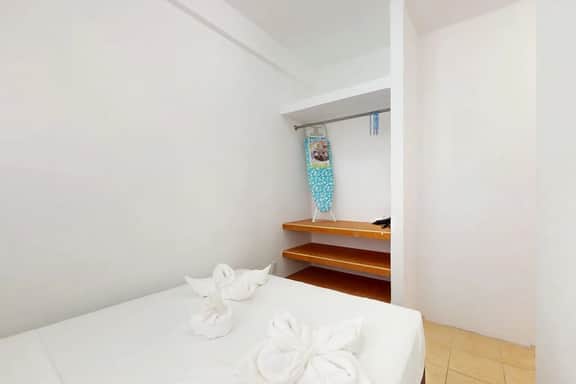 Cozy island retreat with WiFi, functional kitchenette and near to restaurants