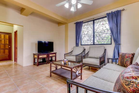 A new home in a great neighborhood w WiFi, AC - near Maya ruins