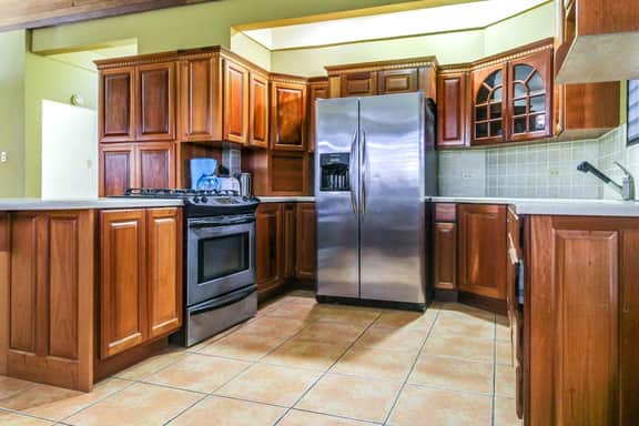 Modern Villa Home in Quiet Neighborhood w Balcony, WiFi, AC - Ideal for Day Trips