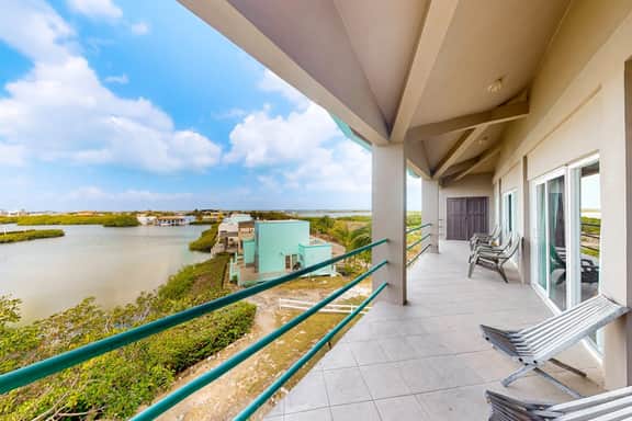 Renovated 2BR with Sunset Views at Mara Laguna