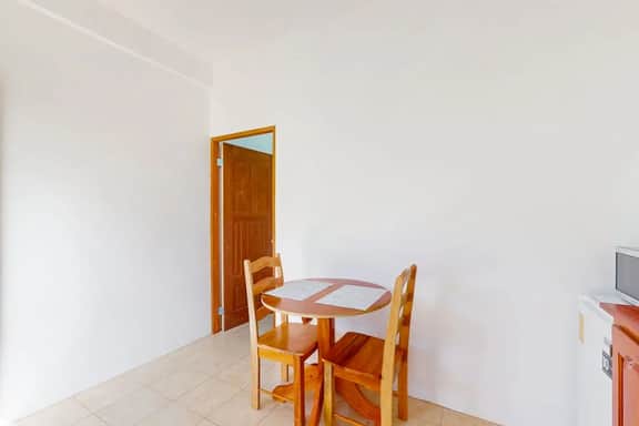 Charming single-level apartment with kitchenette and great location
