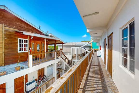 Charming single-level apartment with kitchenette and great location