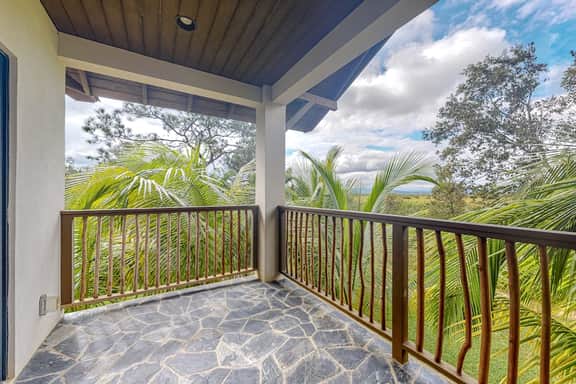 Dog-friendly, off-grid sanctuary with a pool & lovely views in a great location