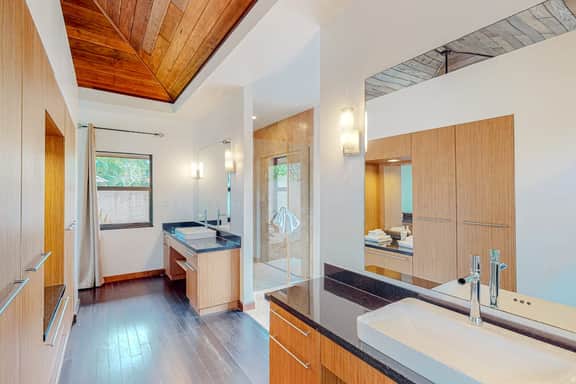 Luxurious private home in wildlife sanctuary with private pool, patio & dogs OK