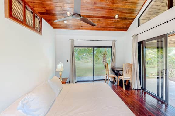 Luxurious private home in wildlife sanctuary with private pool, patio & dogs OK