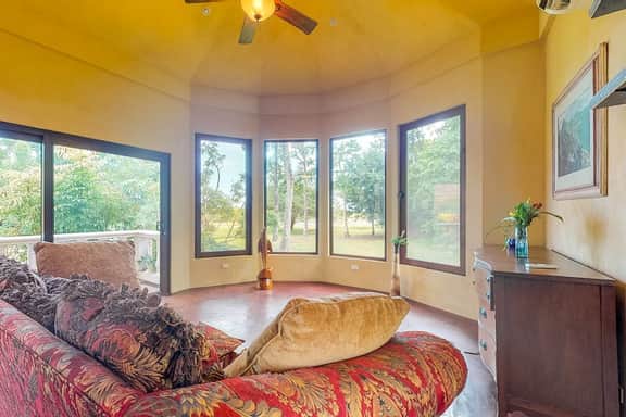 Romantic, secluded casita with partial AC, WiFi, pool and garden