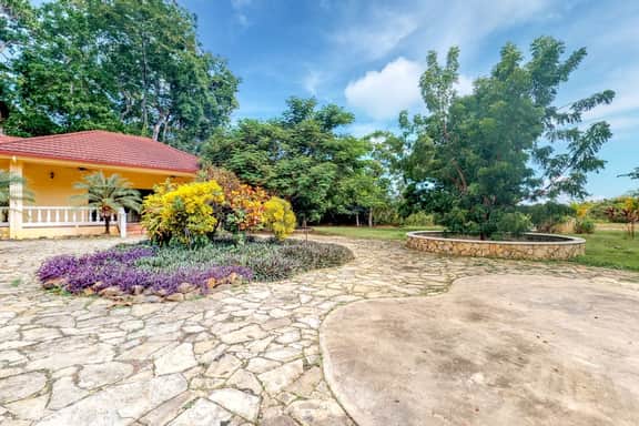 Garden Casita | Pool Access & Mountain Views - Image 2