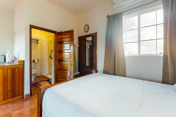 Cozy studio near town with an ocean view, free WiFi, partial AC & shared deck