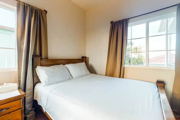Cozy studio near town with an ocean view, free WiFi, partial AC & shared deck
