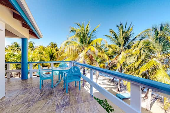 Comfortable oceanfront condo with a shared pool, ocean views & free WiFi