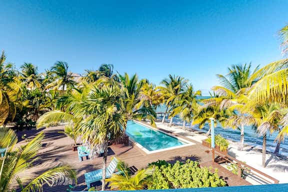 Comfortable oceanfront condo with a shared pool, ocean views & free WiFi