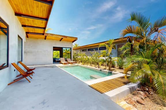 Spacious waterfront villa with private plunge pool, deck & full kitchen