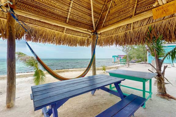 Beachfront cabin with private deck, ocean views & family-friendly vibe