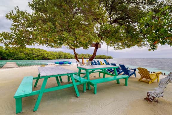 Oceanfront Cabin on Private Island with beach access & kitchen