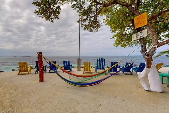 Oceanfront Cabin on Private Island with beach access & kitchen