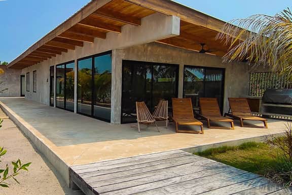 Tranquil canal-view villa with WiFi, dog-friendly space & open layout