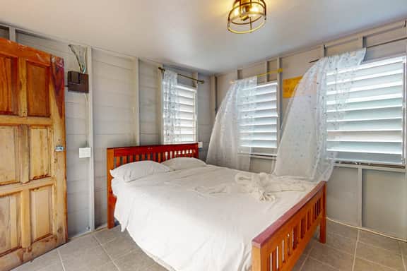 Oceanfront cabin w overwater kitchenette, sea views & private deck