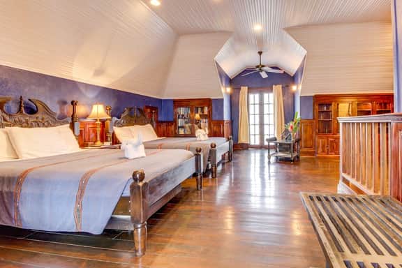 Two Riverfront Suites with Shared Infinity Pool, Balcony Views, WiFi, AC - Dogs OK