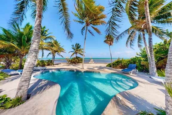 Stunning Oceanfront Villa w Private Pool, Dock, Ocean View, Partial AC & WiFi