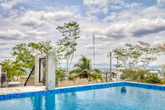 Family Estate with High-Speed WiFi, Private Pool, Basketball, Office, & Patio