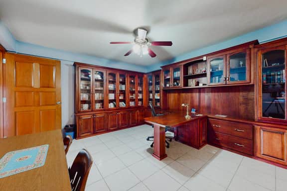 Roomy Casita - Shared Pool - Free High-Speed WiFi, AC