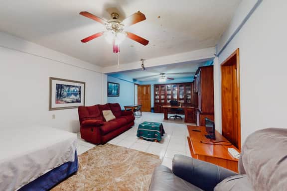 Roomy Casita - Shared Pool - Free High-Speed WiFi, AC