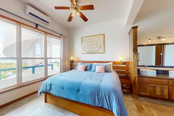 Tranquil apartment with modern amenities, and serene outdoor pool - Image 2