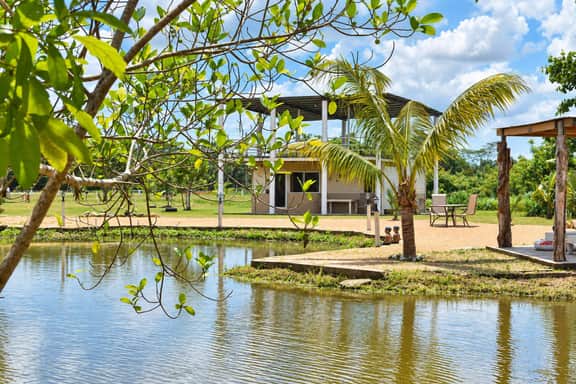 Modern Nature Studio with Private Pond in Belmopan - Image 2