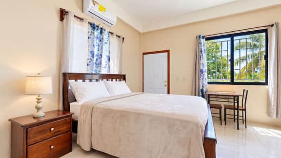 Cozy Dangriga Coastal Getaway with AC, In-Unit Laundry & Full Kitchen - Image 2
