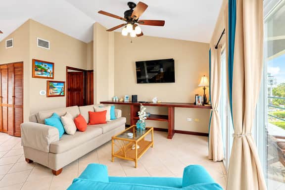 Renovated Lagoon View Condo with Pool in San Pedro - Image 5