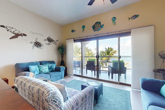 Oceanfront condo with pool, gorgeous ocean views, WiFi & partial AC
